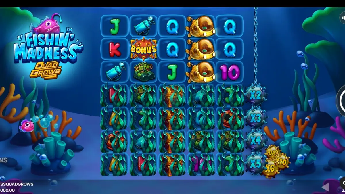 Tampilan visual bawah laut slot Fishin’ Madness Quadgrows dengan simbol ikan dan ranjau laut